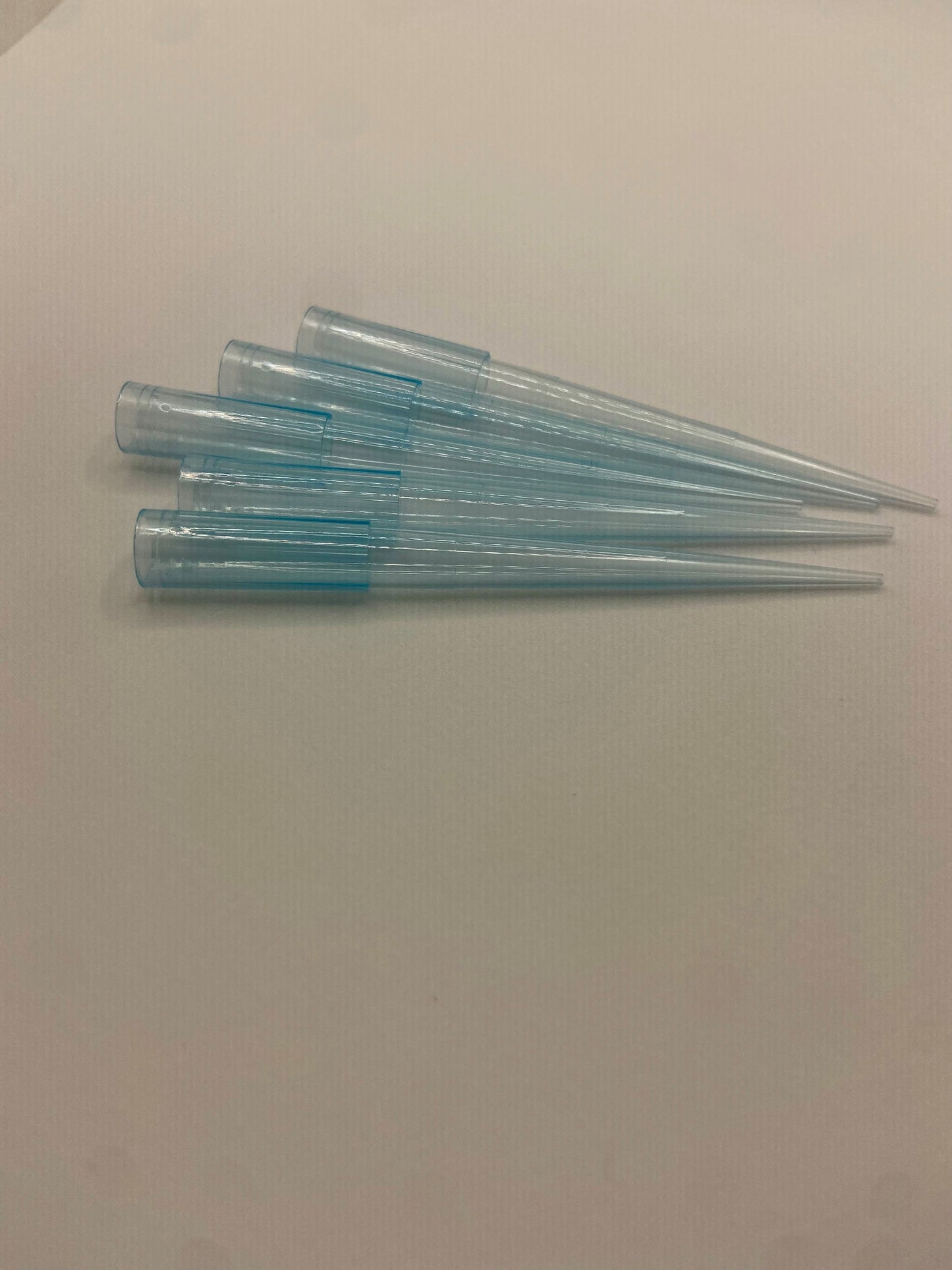 Non-Filtered Pipette Tips in Bulk-Bagged - Yellow or Blue