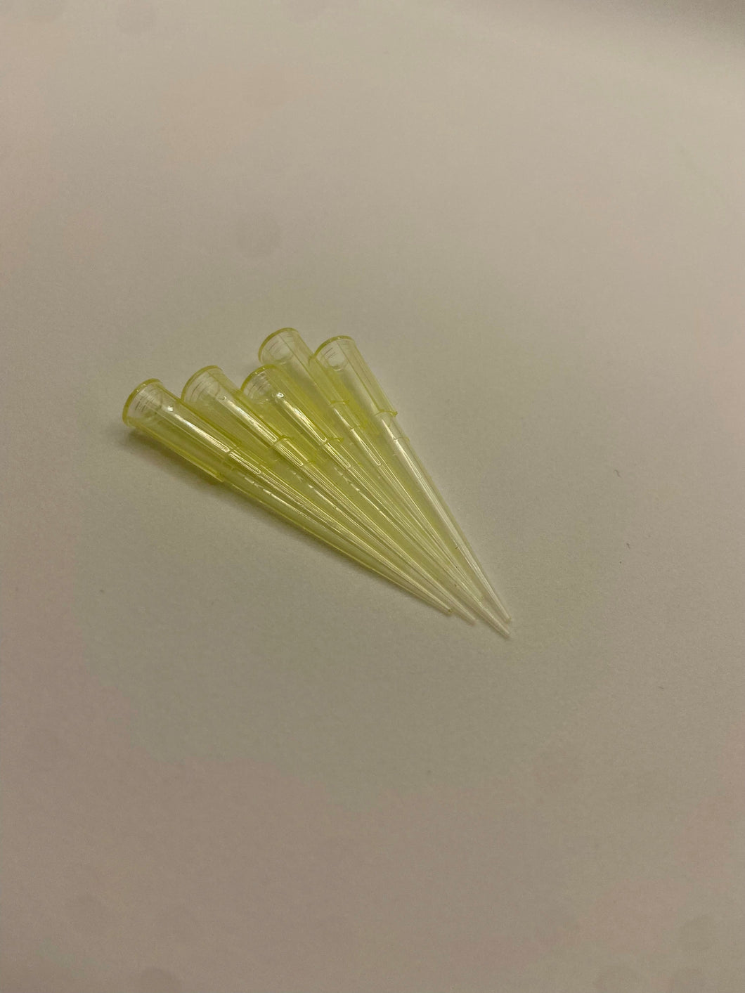 Non-Filtered Pipette Tips in Bulk-Bagged - Yellow or Blue